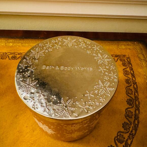 Bath & Body Works Large 3 Wick Candle Champagne Toast Sparkling Berries NEW - Picture 2 of 5